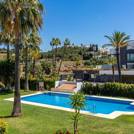 Spacious Beachfront Town House In Estepona With Fully Equipped Kitchen, Pools, Garden, Sea View Exteriér fotografie