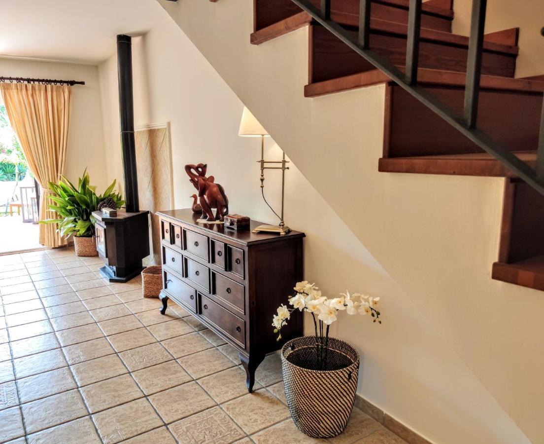 Spacious Beachfront Town House In Estepona With Fully Equipped Kitchen, Pools, Garden, Sea View Exteriér fotografie