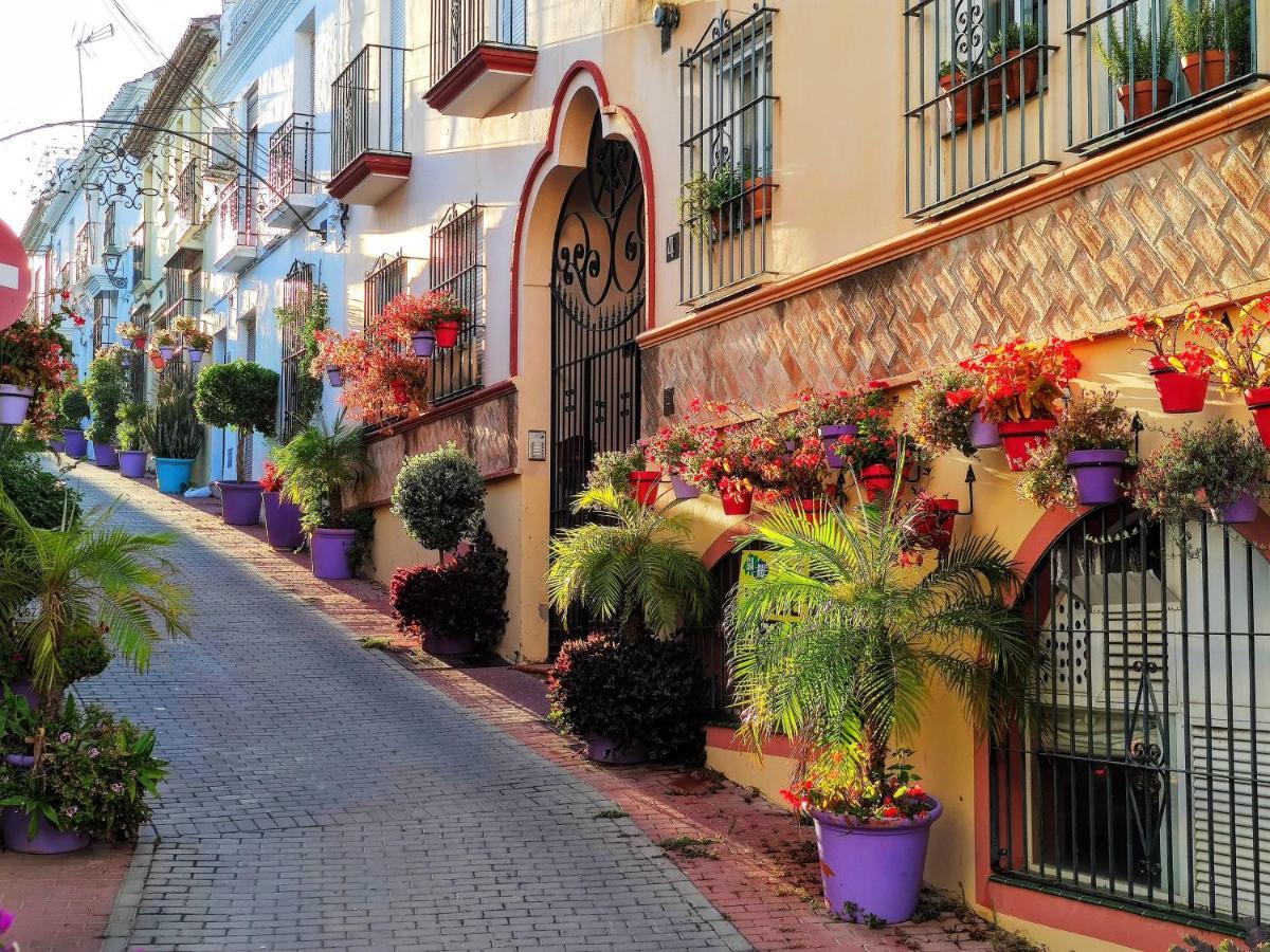 Spacious Beachfront Town House In Estepona With Fully Equipped Kitchen, Pools, Garden, Sea View Exteriér fotografie