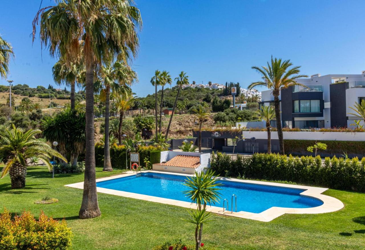 Spacious Beachfront Town House In Estepona With Fully Equipped Kitchen, Pools, Garden, Sea View Exteriér fotografie