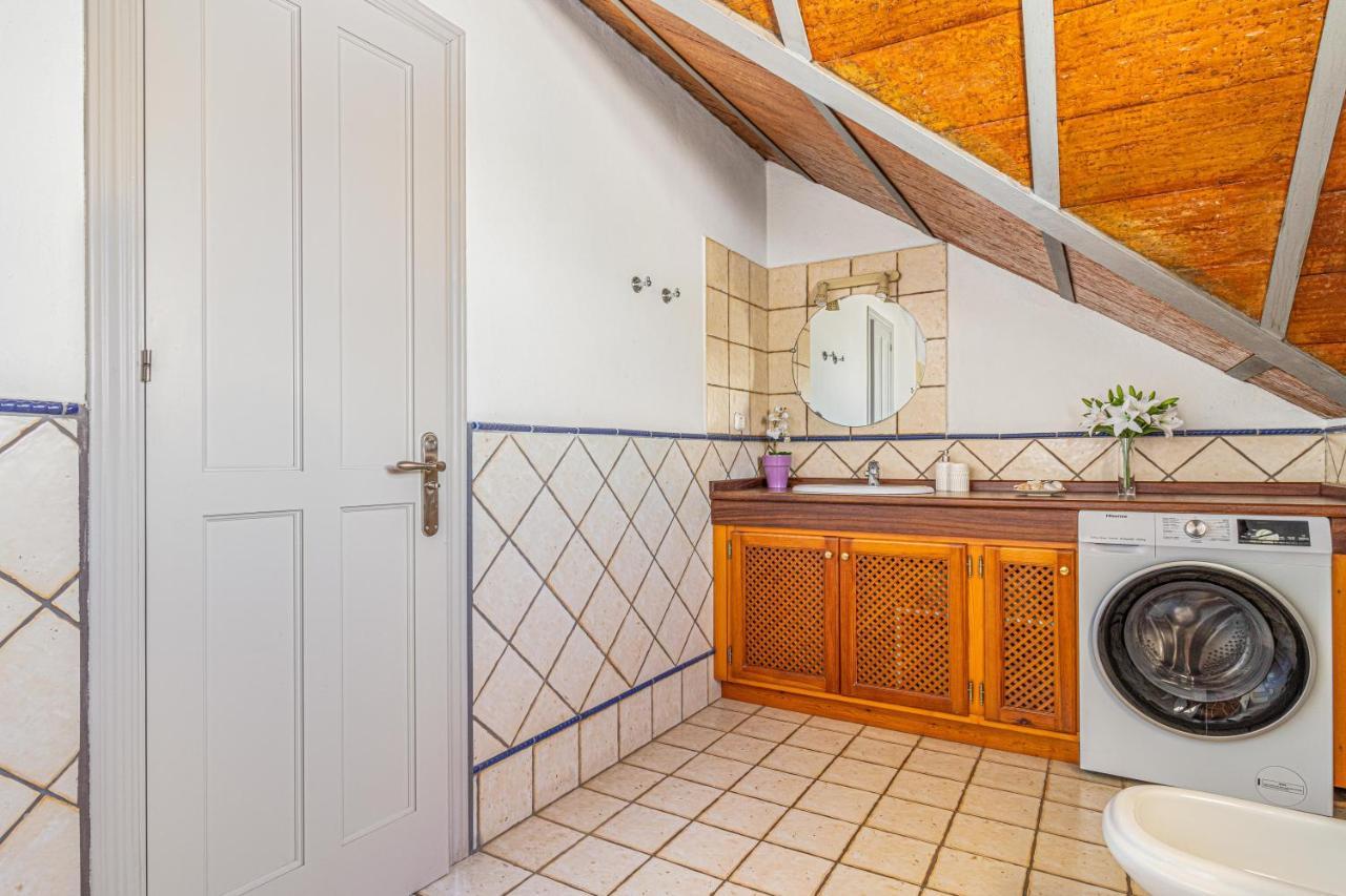 Spacious Beachfront Town House In Estepona With Fully Equipped Kitchen, Pools, Garden, Sea View Exteriér fotografie