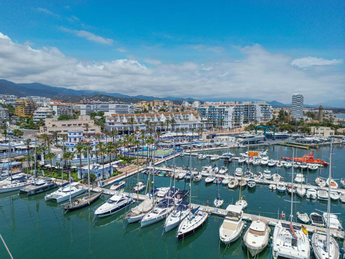 Spacious Beachfront Town House In Estepona With Fully Equipped Kitchen, Pools, Garden, Sea View Exteriér fotografie