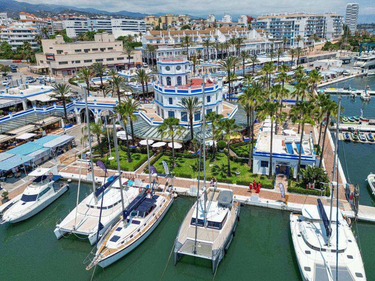 Spacious Beachfront Town House In Estepona With Fully Equipped Kitchen, Pools, Garden, Sea View Exteriér fotografie