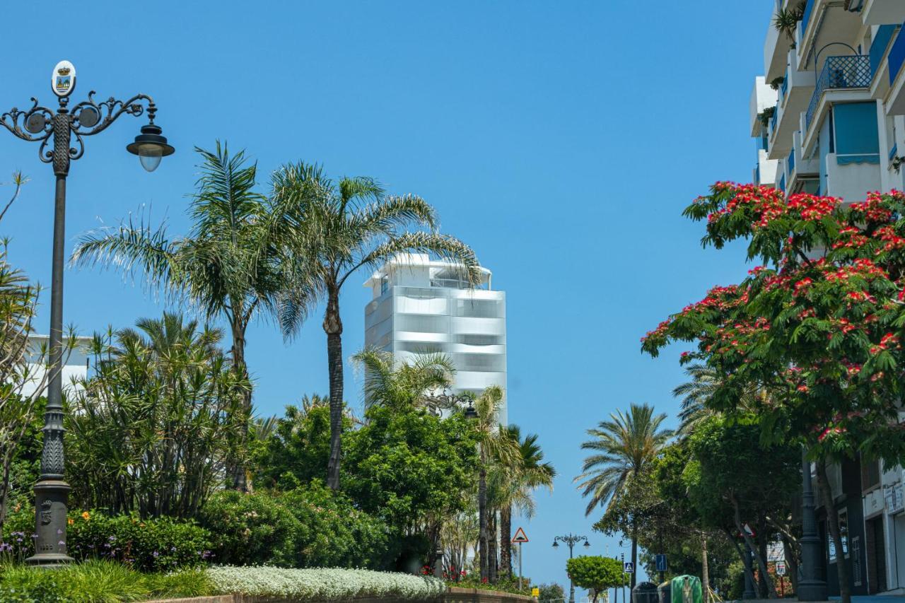 Spacious Beachfront Town House In Estepona With Fully Equipped Kitchen, Pools, Garden, Sea View Exteriér fotografie
