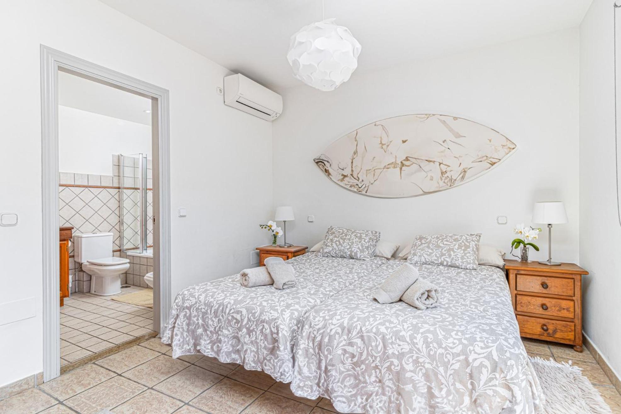 Spacious Beachfront Town House In Estepona With Fully Equipped Kitchen, Pools, Garden, Sea View Exteriér fotografie